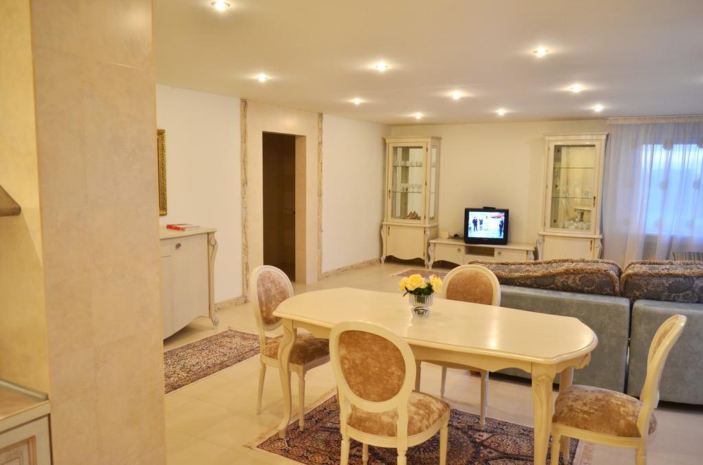 Apartment Astoriya ヴィーツェプスク エクステリア 写真
